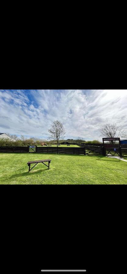 Tarka Holiday Park Ashford  Экстерьер фото